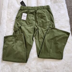 Forever 21 - Olive Green Cargo Pants, small NEW
